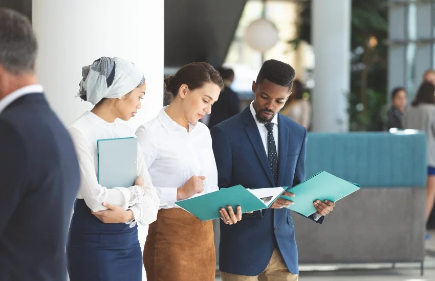 software para funcionários e empresas